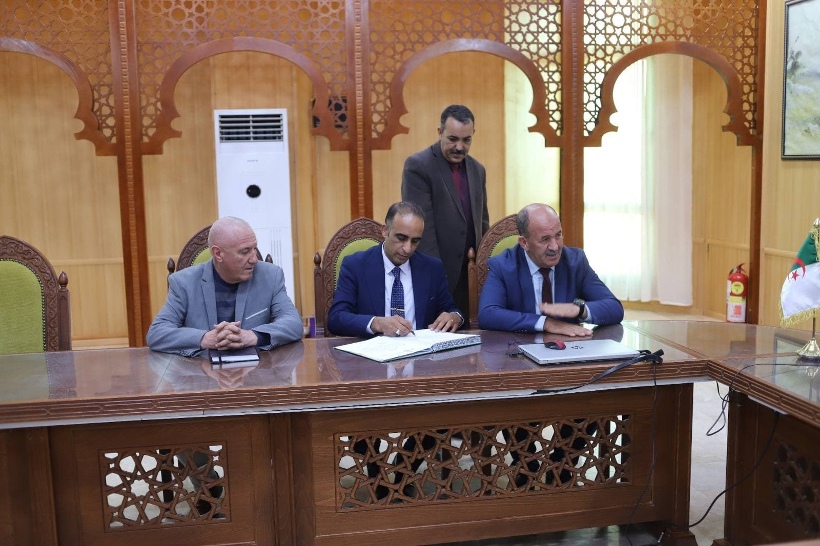 ولاة الجمهورية يشرفون على تنصيب الاطارات المحلية المعنيين بالحركة الجزئية الأخيرة