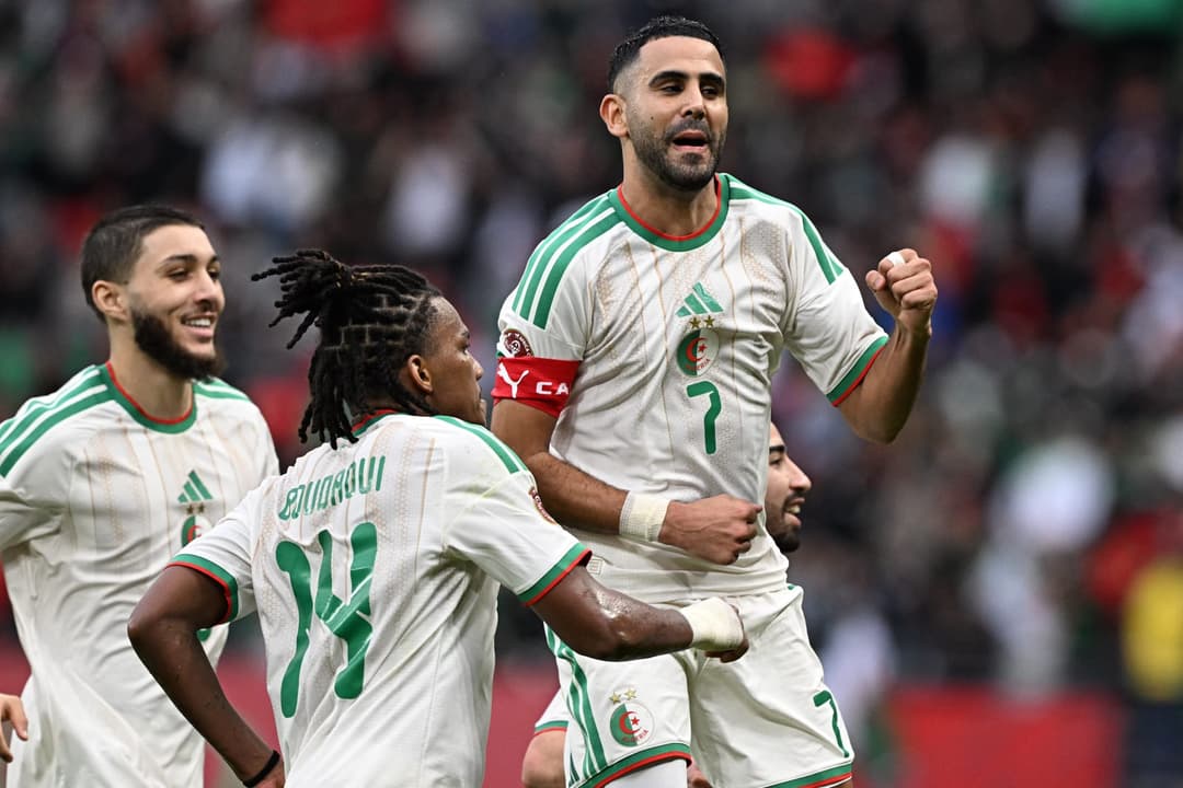  المنتخب الوطني الجزائري 
