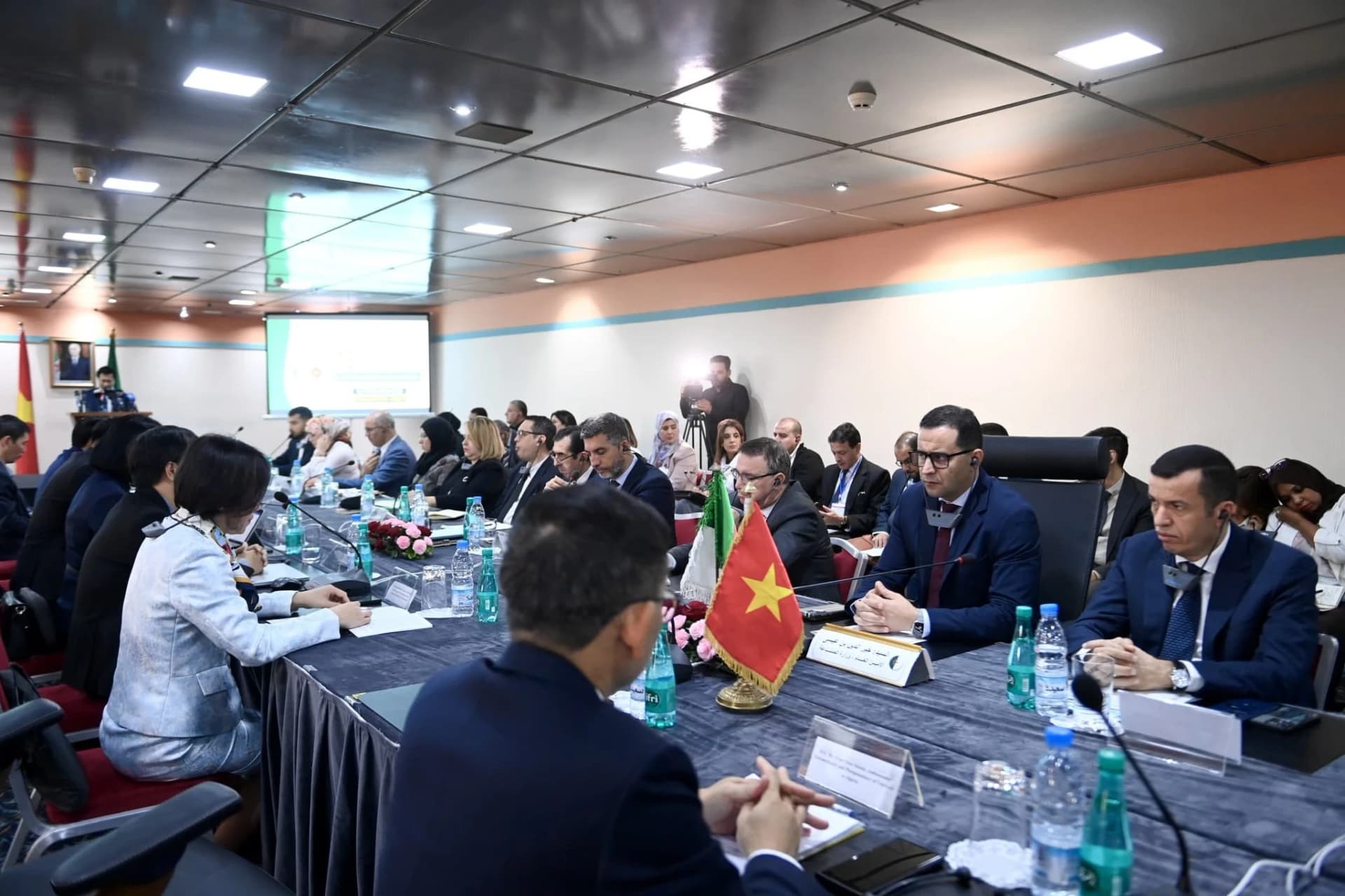 الجزائر ملتزمة بالمضي بالعلاقات الثنائية إلى آفاق أوسع 