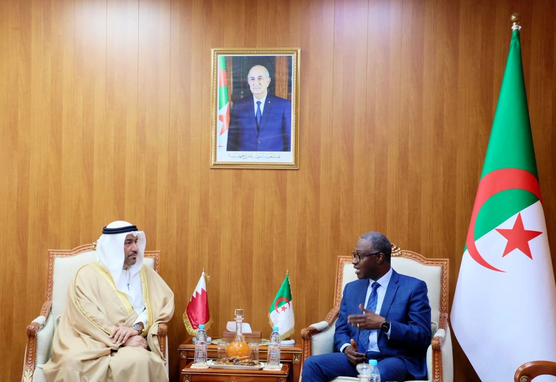 السيد حيداوي يستقبل سفير مملكة البحرين لدى الجزائر 