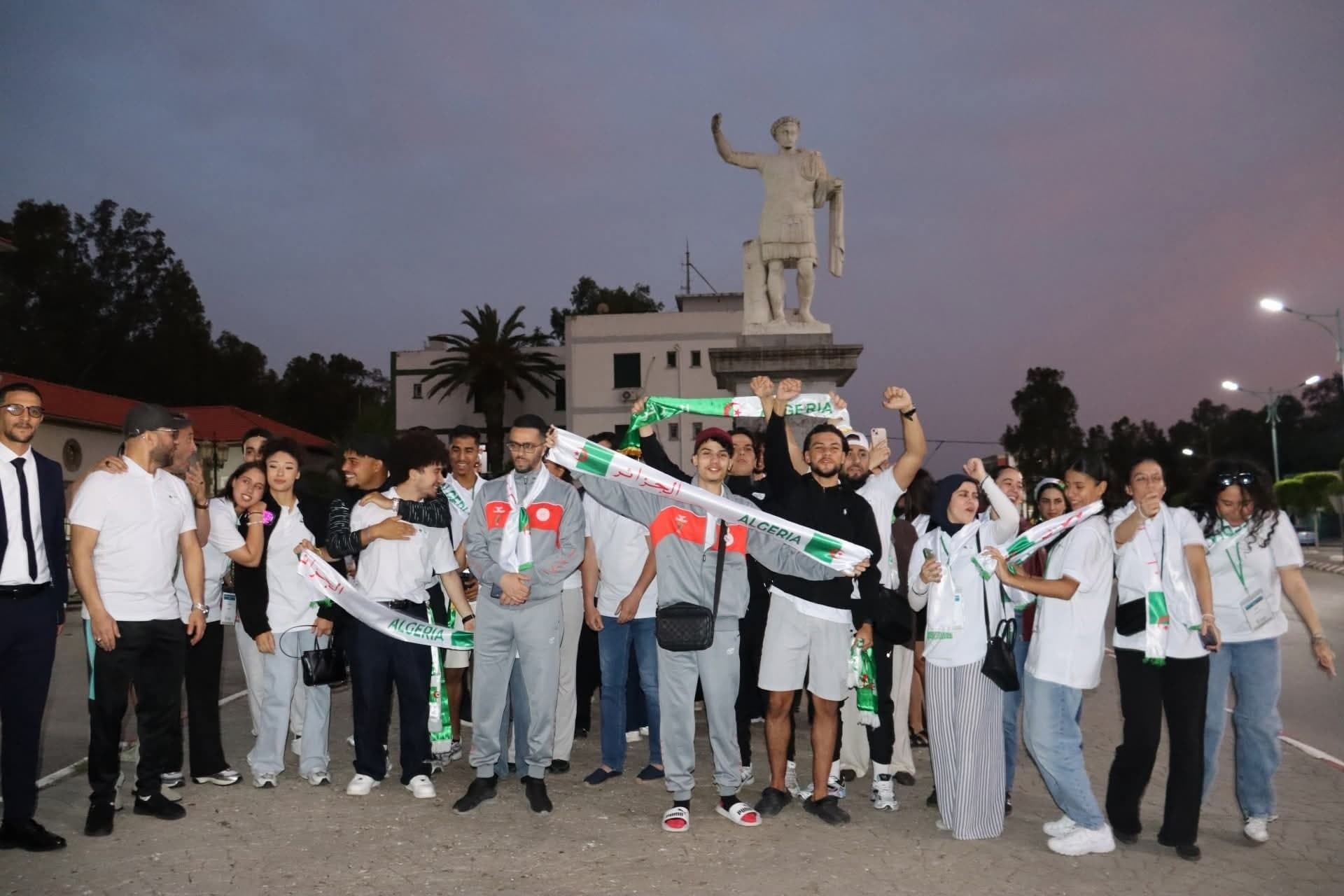 شباب الجالية الوطنية بالخارج يستحضرون تضحيات الشهداء خلال زيارتهم للمواقع التاريخية