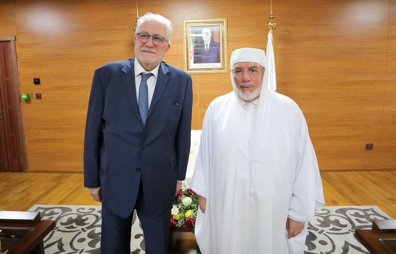 عميد جامع الجزائر يستقبل عميد مسجد باريس
