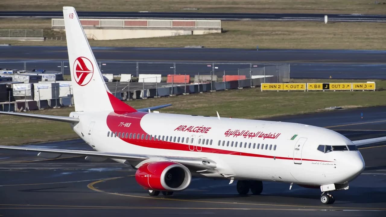 طائرة من الشركة الجزائرية للخطوط الجوية