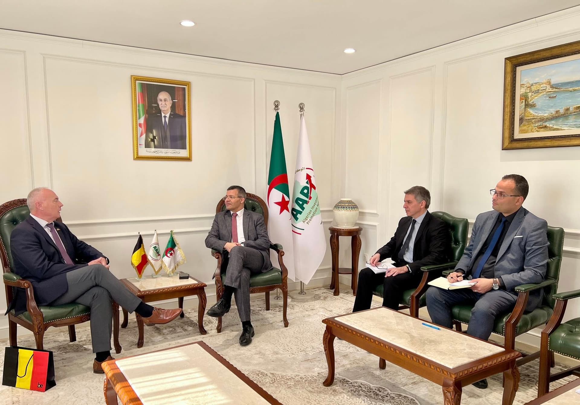 بحث سبل تعزيز التعاون الاقتصادي الجزائري-البلجيكي