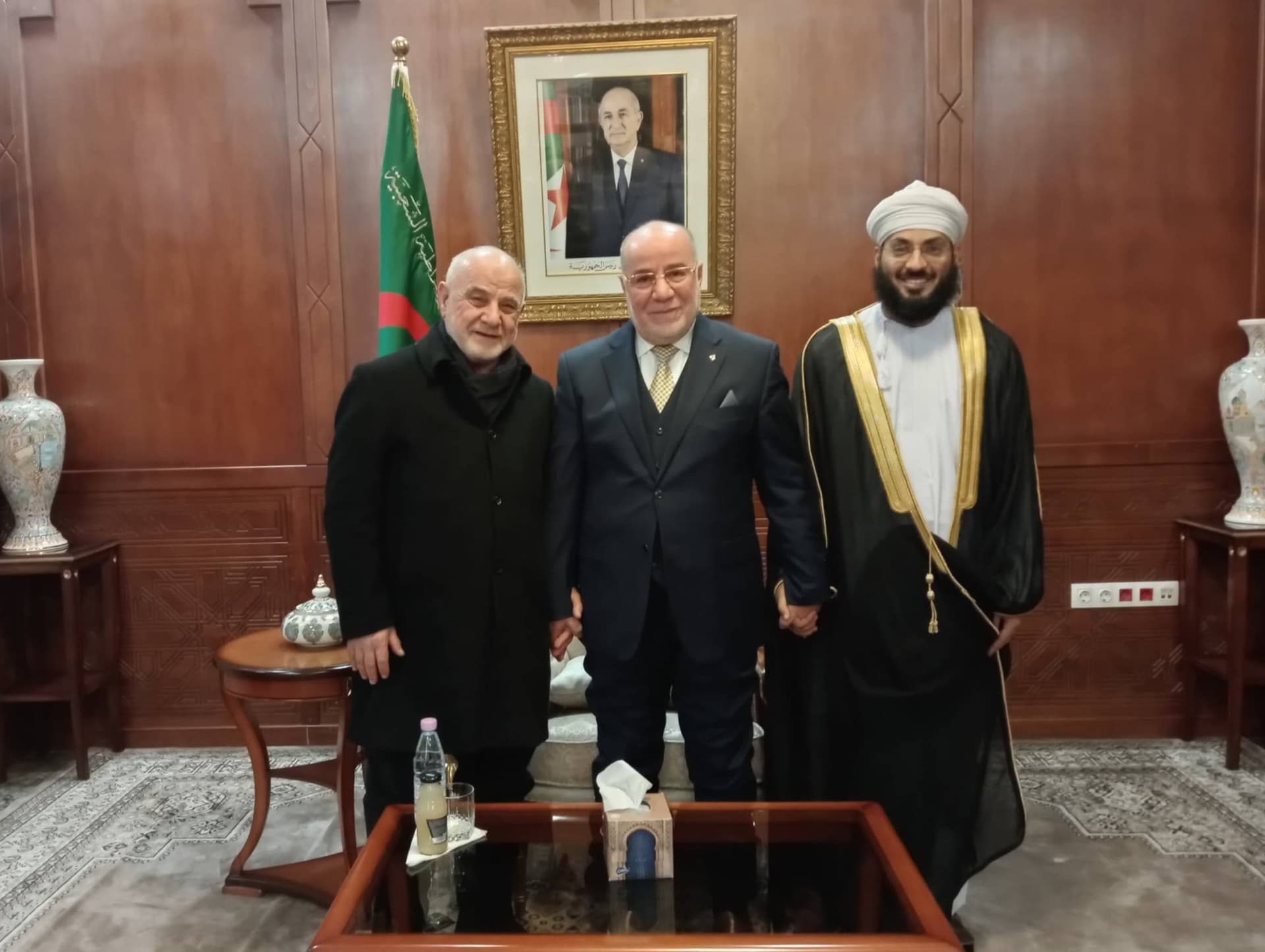 السيد بلمهدي يستقبل عضوين من لجنة تحكيم المسابقة الدولية لجائزة الجزائر لحفظ القرآن الكريم 