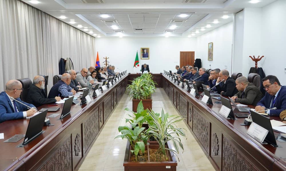 وزير الطاقة والطاقات المتجددة مراد عجال