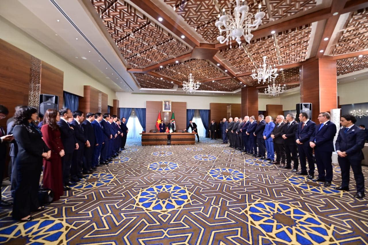  التوقيع بالجزائر على اتفاقيات ومذكرات تفاهم تشمل عدة قطاعات