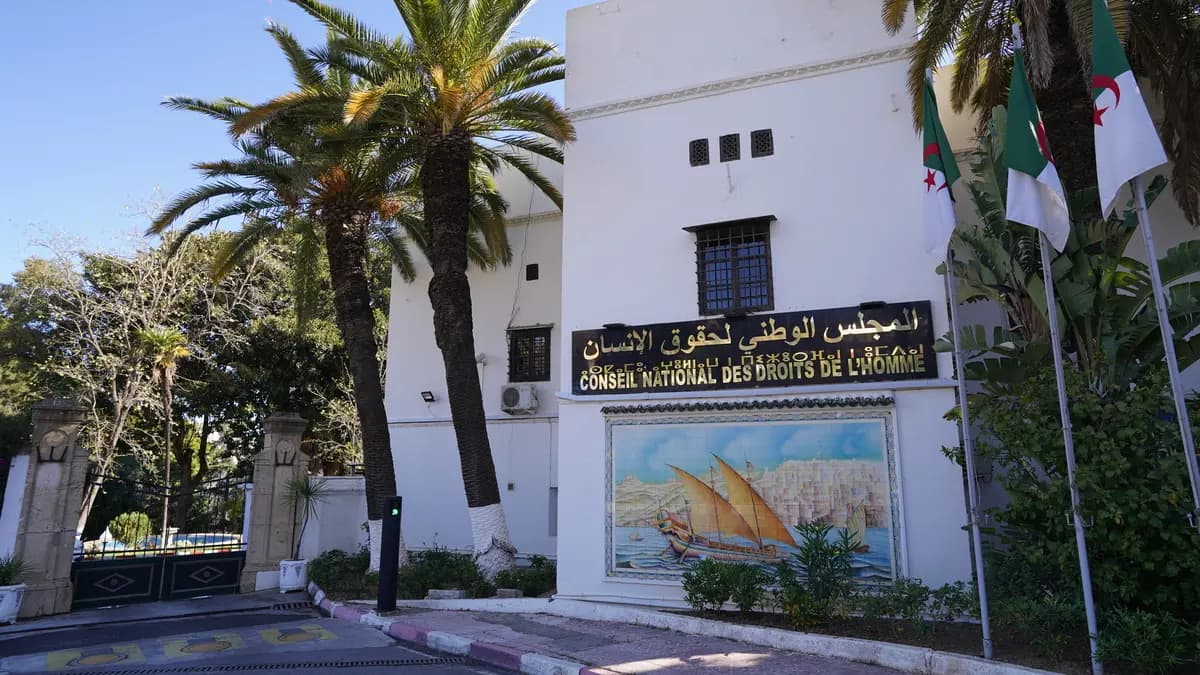 المجلس الوطني لحقوق الإنسان يؤكد التزامه بمواصلة دعم جهود الوقاية من جريمة الاتجار بالأشخاص ومكافحتها