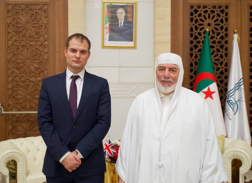 عميد جامع الجزائر يستقبل نائب كاتب الدولة البريطاني المكلف بشؤون الشرق الأوسط وشمال إفريقيا