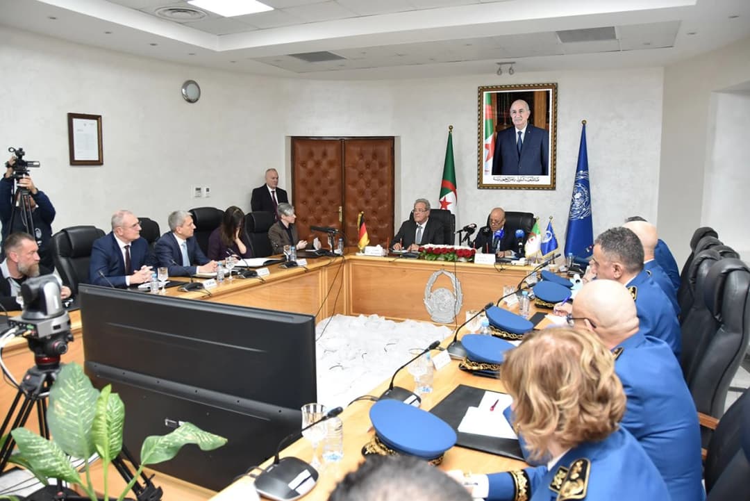 المدير العام للأمن الوطني يعقد اجتماع عمل مع رئيس الشرطة الألمانية