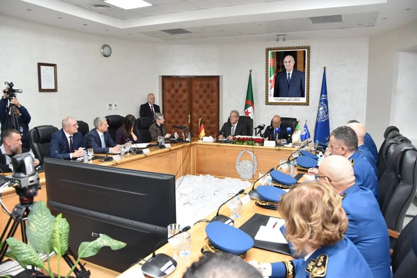 المدير العام للأمن الوطني يعقد اجتماع عمل مع رئيس الشرطة الألمانية