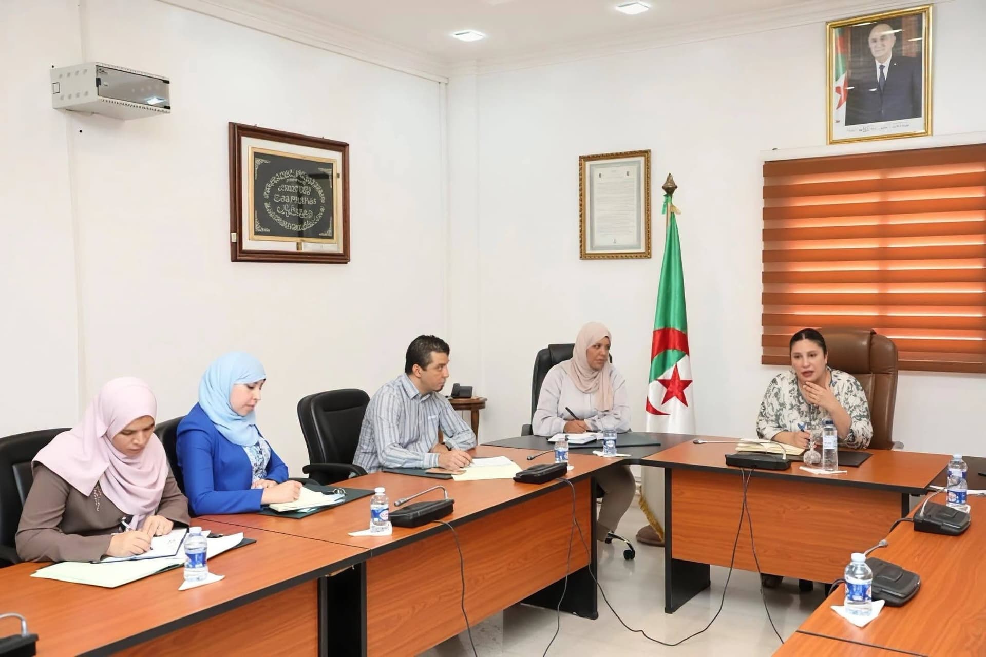السيدة جيلالي تترأس اجتماع عمل تحضيرا لانطلاق العهدة التشريعية العاشرة 