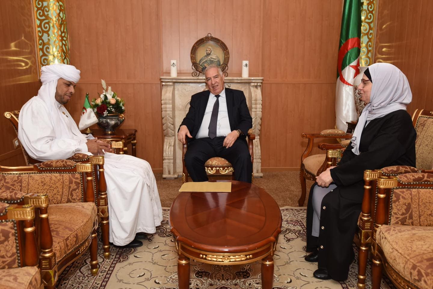  وزير المجاهدين يستقبل عددا من نواب البرلمان