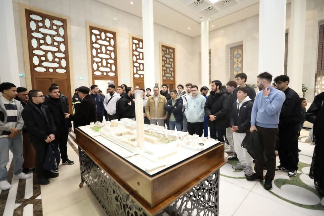 تنظيم برنامج ثري بجامع الجزائر لفائدة طلبة جامعيين من أبناء الجالية الوطنية بالخارج