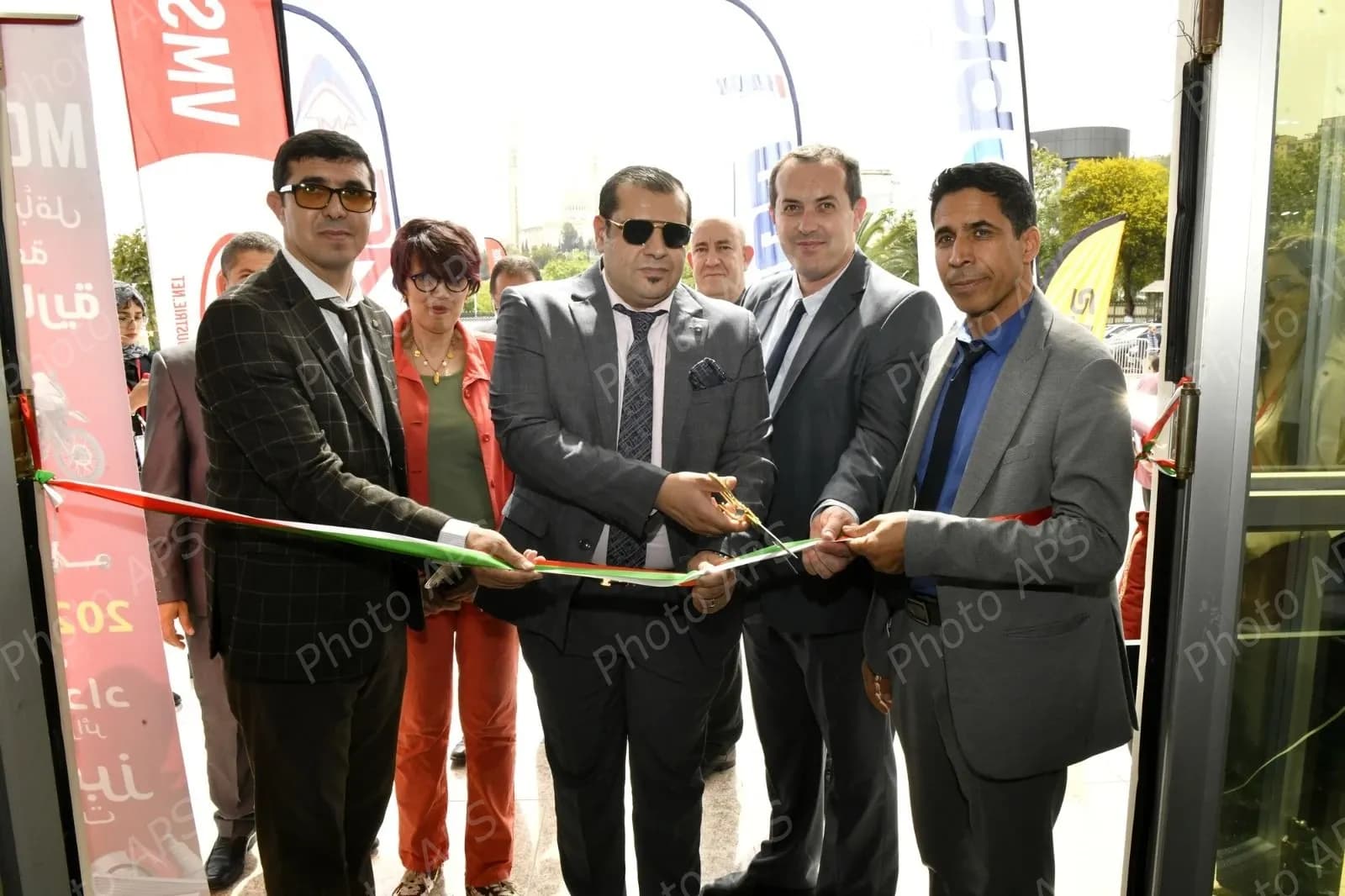 افتتاح الطبعة الثانية للصالون الوطني للدراجات النارية ومعدات السيارات بمشاركة 30 عارضا