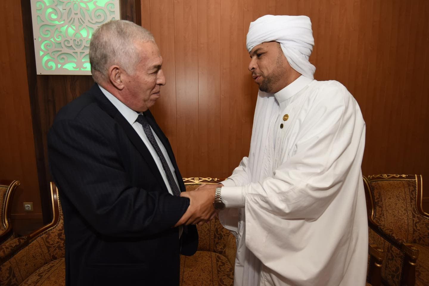  وزير المجاهدين يستقبل عددا من نواب البرلمان