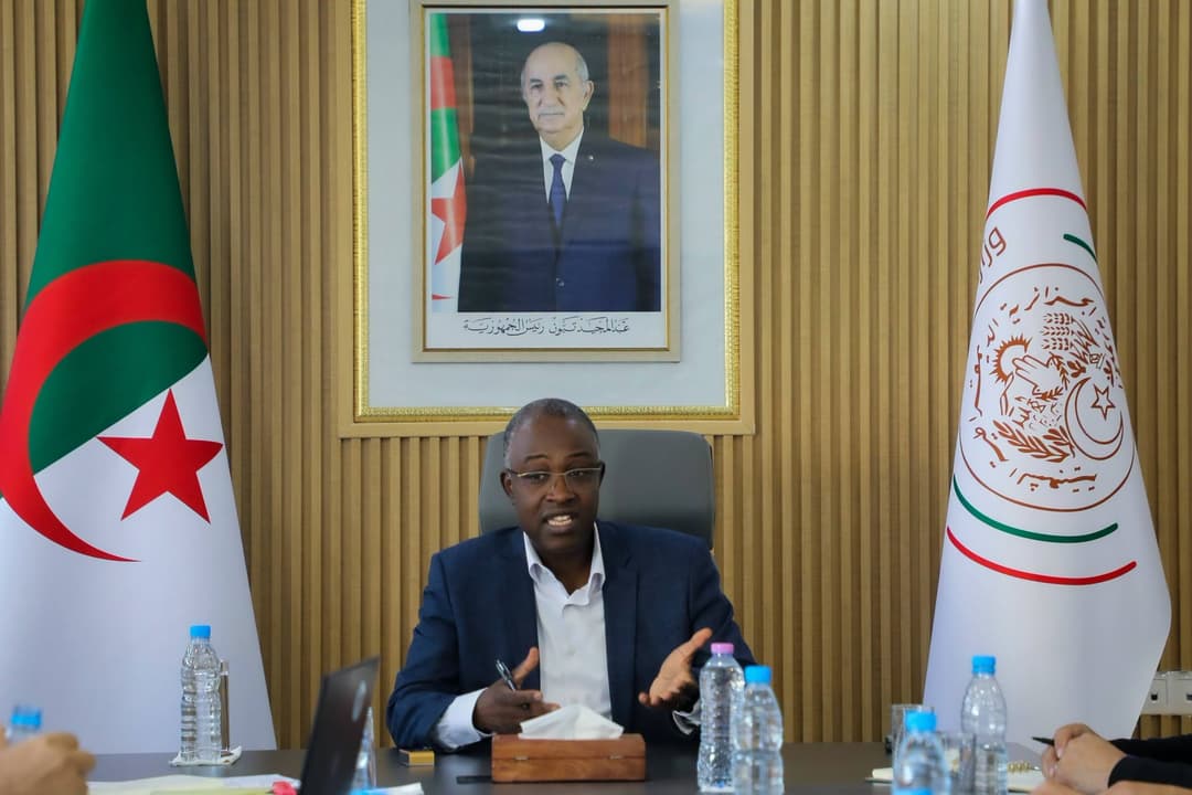 السيد حيداوي يترأس اجتماعا لمتابعة مسار إصلاح منظومة التكوين بالمعاهد التابعة لقطاع الشباب