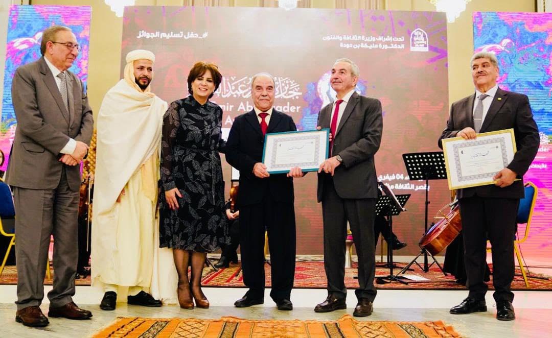بن دودة تشرف على توزيع جائزة الأمير عبد القادر للأبحاث والدراسات التاريخية في طبعتها الأولى