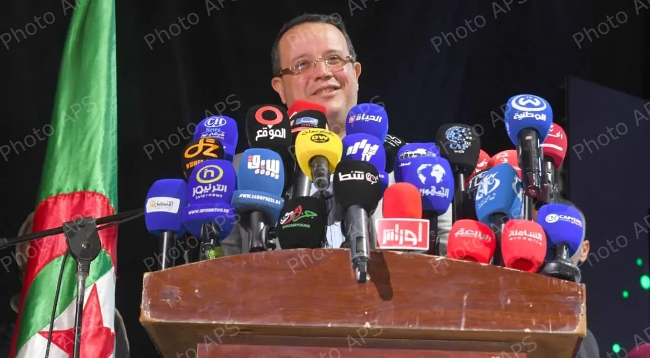  السيد بودن يدعو من وهران إلى المشاركة بقوة لمواصلة تعزيز البناء المؤسساتي
