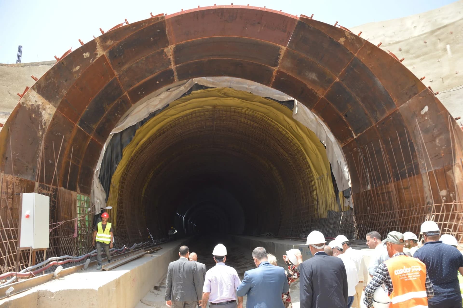 #خرجة_ميدانية...  #مشروع_ازدواجية_تصحيح_وعصرنة_خط_السكة الحديدية المنجمي_للشرق عنابة- بوشقوف- تبسة - جبل العنق- بلاد الحدبة محل متابعة ميدانية من طرف السيدة الوالي...🚧