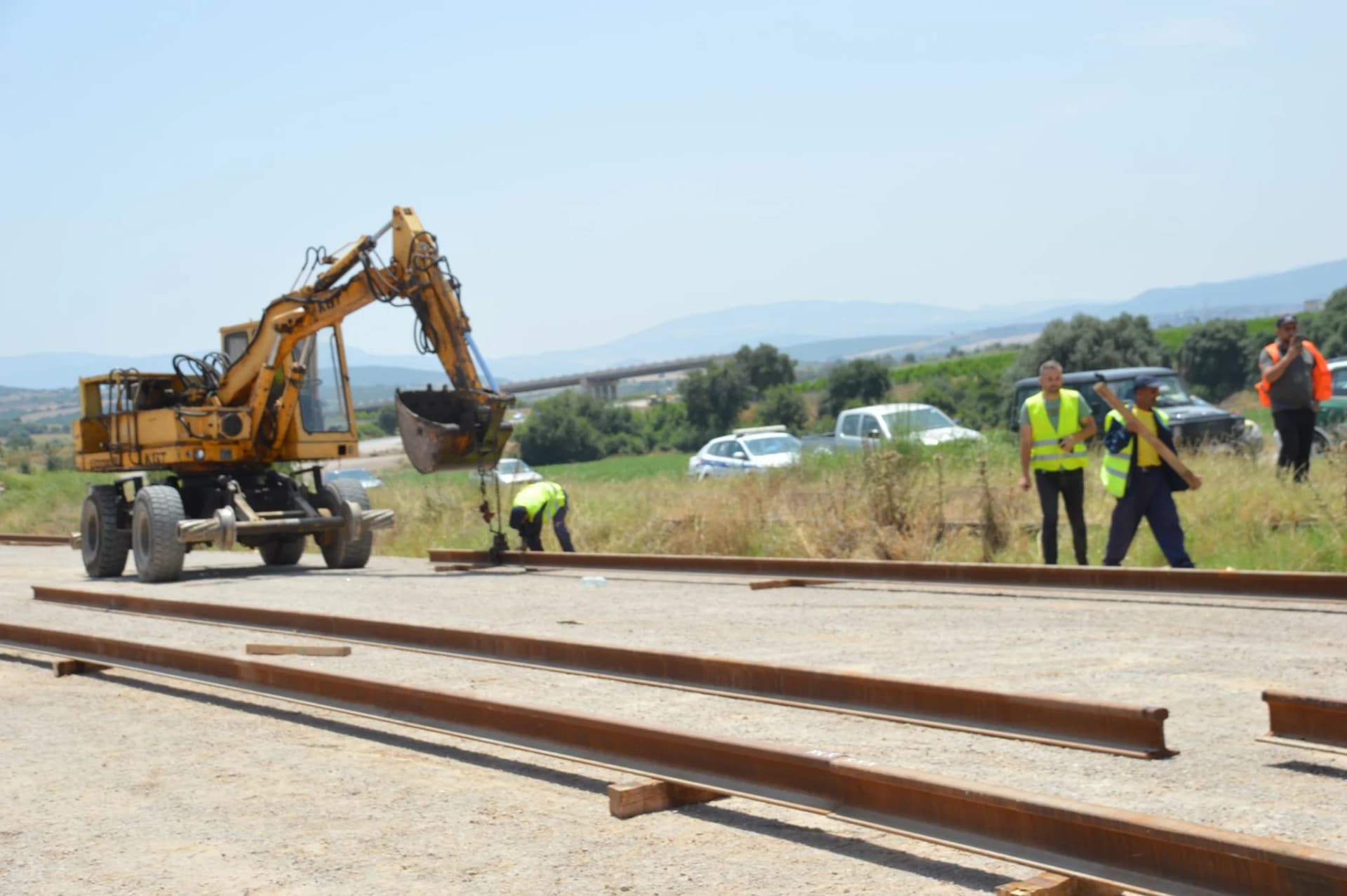 #خرجة_ميدانية...  #مشروع_ازدواجية_تصحيح_وعصرنة_خط_السكة الحديدية المنجمي_للشرق عنابة- بوشقوف- تبسة - جبل العنق- بلاد الحدبة محل متابعة ميدانية من طرف السيدة الوالي...🚧