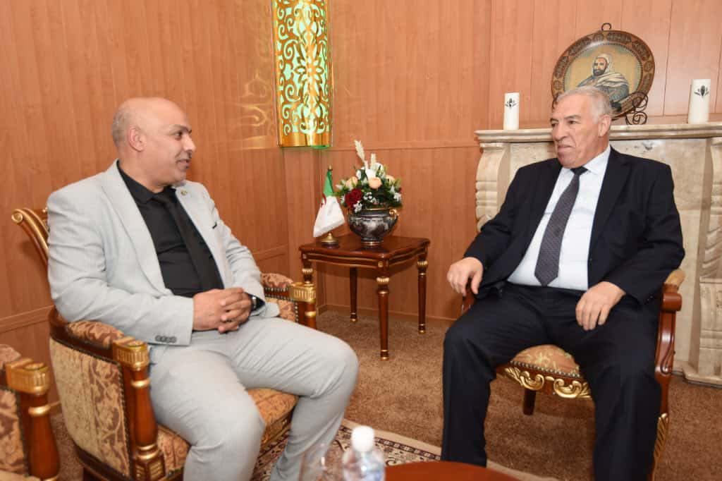  وزير المجاهدين يستقبل عددا من نواب البرلمان