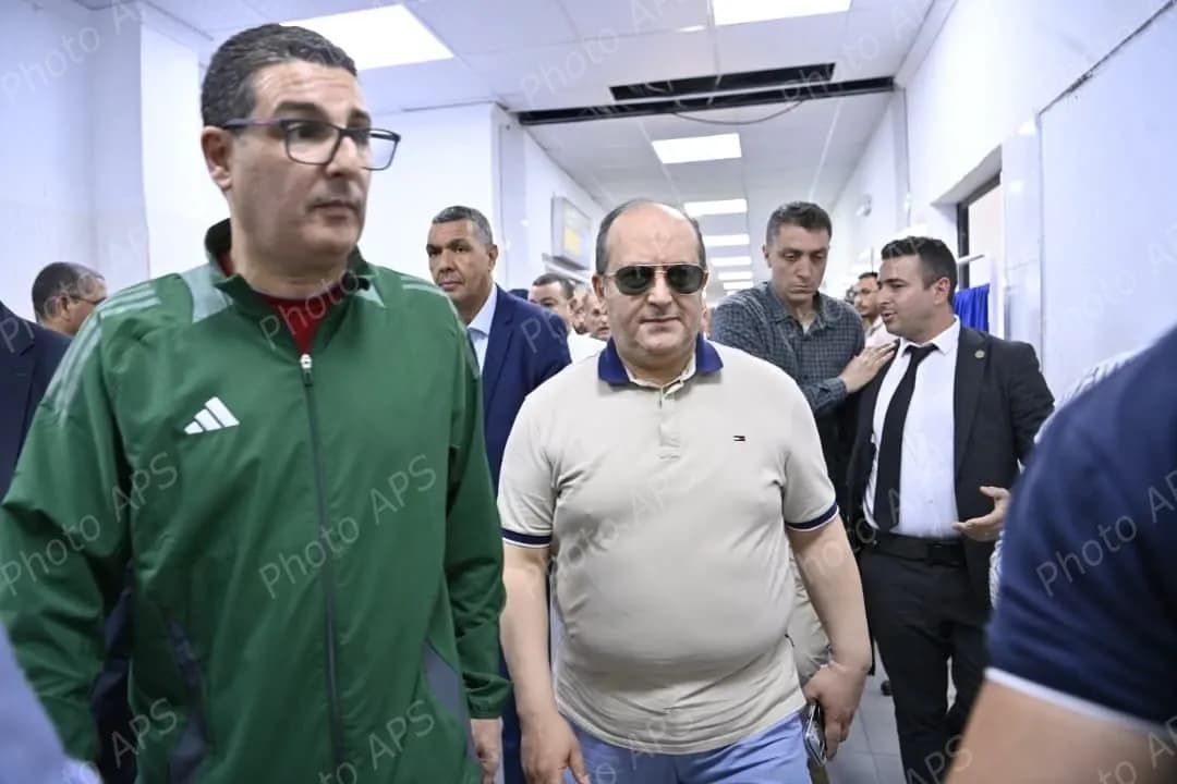 الوزير الأول يقف على حالة المصابين بمستشفى زميرلي بالحراش