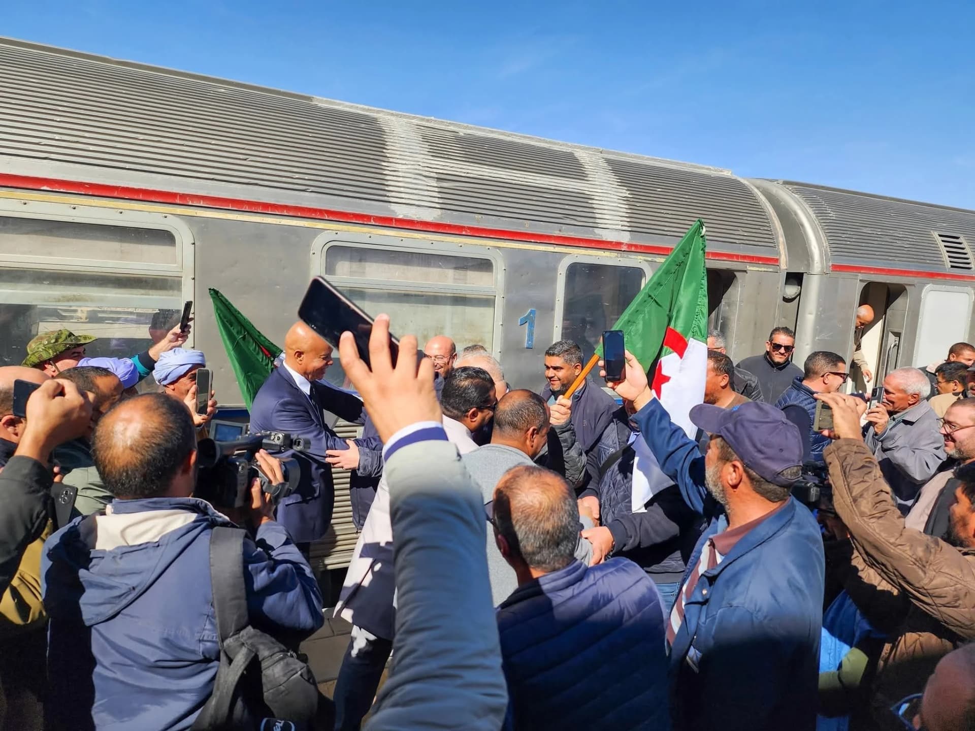 وصول القطار التجريبي إلى محطة المسافرين بتندوف