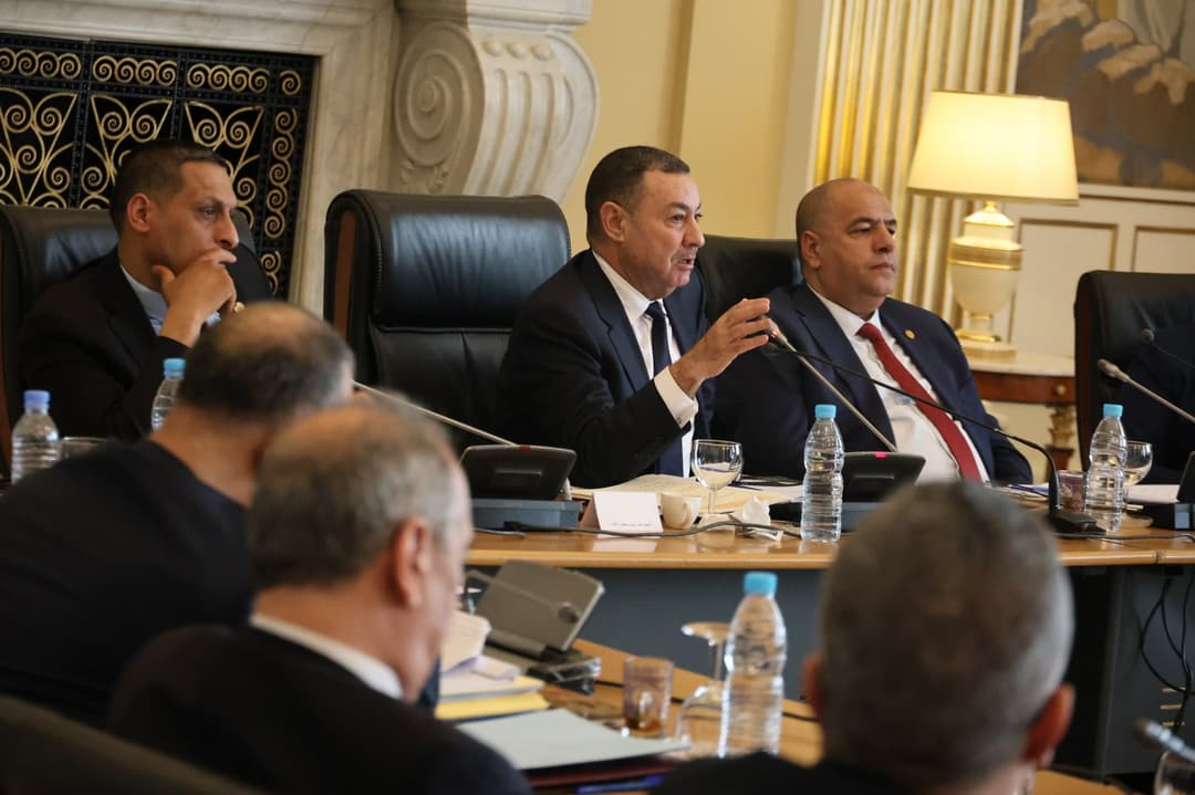 السيد سعيود يعرض مشروع القانون المحدد للدوائر الانتخابية أمام اللجنة المختصة