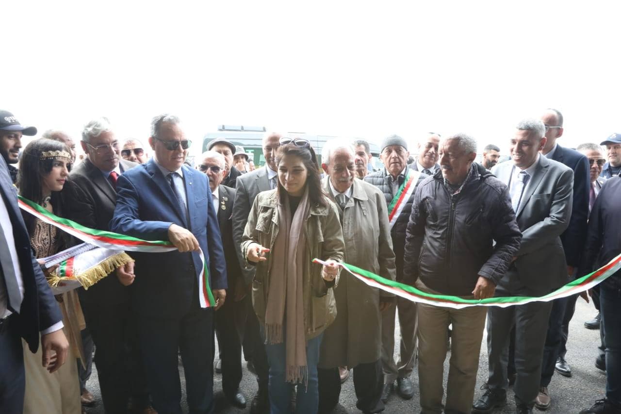 وضع حيز الخدمة للعديد من المشاريع التنموية بالغرب والجنوب الغربي للوطن