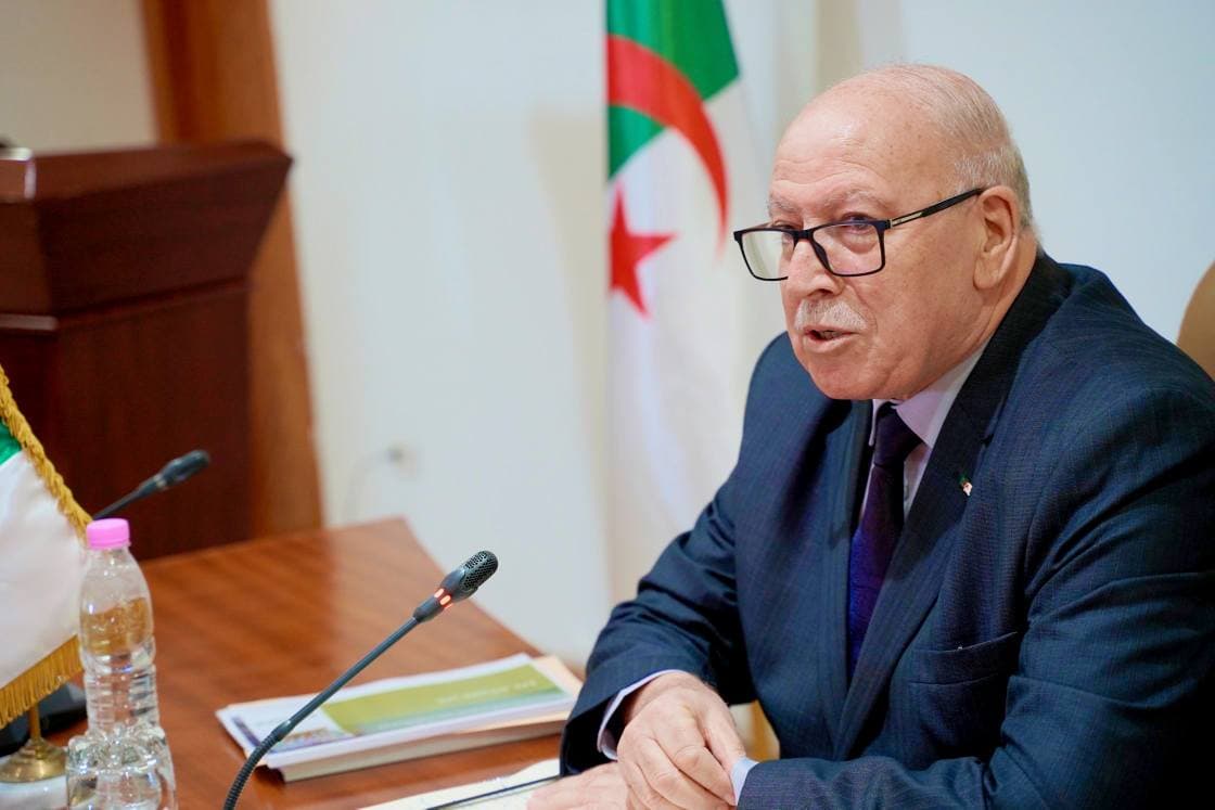 بشير يؤكد على ضرورة إعادة تنظيم المجمعات الصناعية العمومية وفق مقاربة عصرية

 بشير يؤكد على ضرورة إعادة تنظيم المجمعات الصناعية العمومية وفق مقاربة عصرية

 
