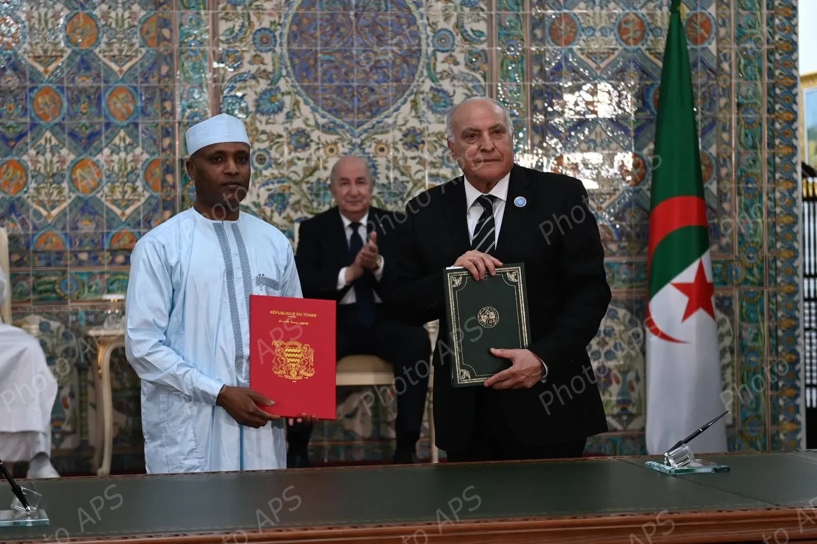 رئيس الجمهورية يشرف رفقة نظيره التشادي على مراسم التوقيع على اتفاقيات ومذكرات تفاهم للتعاون الثنائي