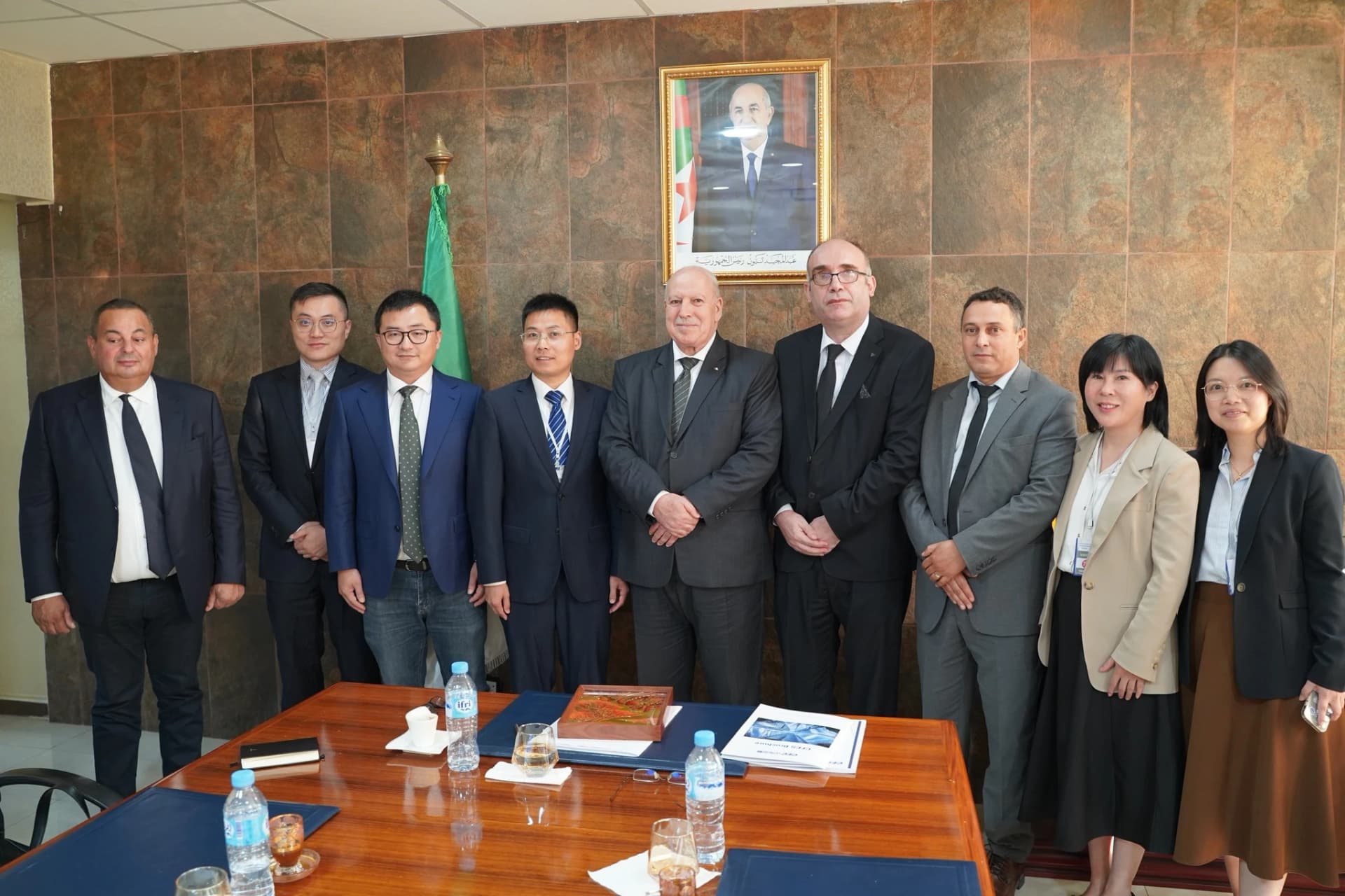 الدفع الإلكتروني : بحث سبل تجسيد شراكة جزائرية-صينية في صناعة المعدات