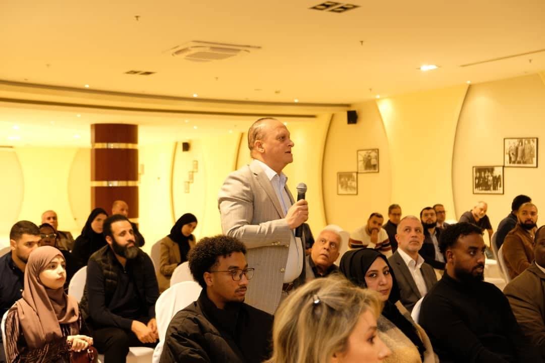 شايب يلتقي بالرياض مع أفراد من الجالية الجزائرية المقيمين بالمملكة العربية السعودية