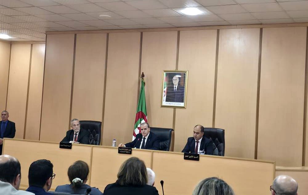 رزيق يترأس اجتماعا تنسيقيا مع البنوك و شركات الايجار المالي