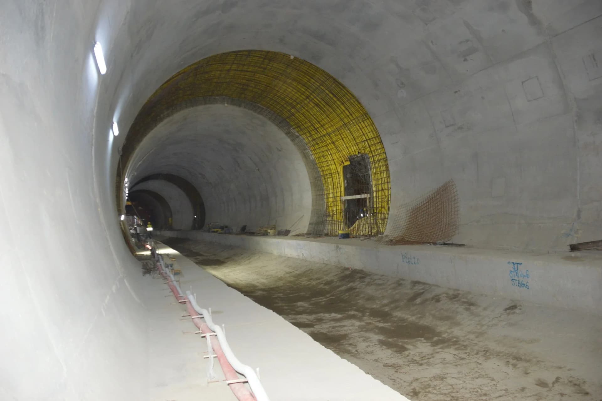 #خرجة_ميدانية...  #مشروع_ازدواجية_تصحيح_وعصرنة_خط_السكة الحديدية المنجمي_للشرق عنابة- بوشقوف- تبسة - جبل العنق- بلاد الحدبة محل متابعة ميدانية من طرف السيدة الوالي...🚧