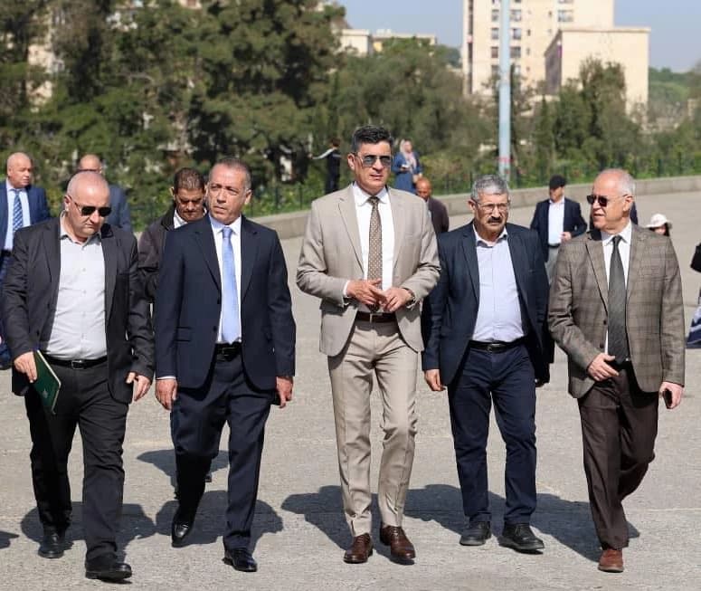 الوزير والي ولاية الجزائر يتفقد أشغال تهيئة رياض الفتح 