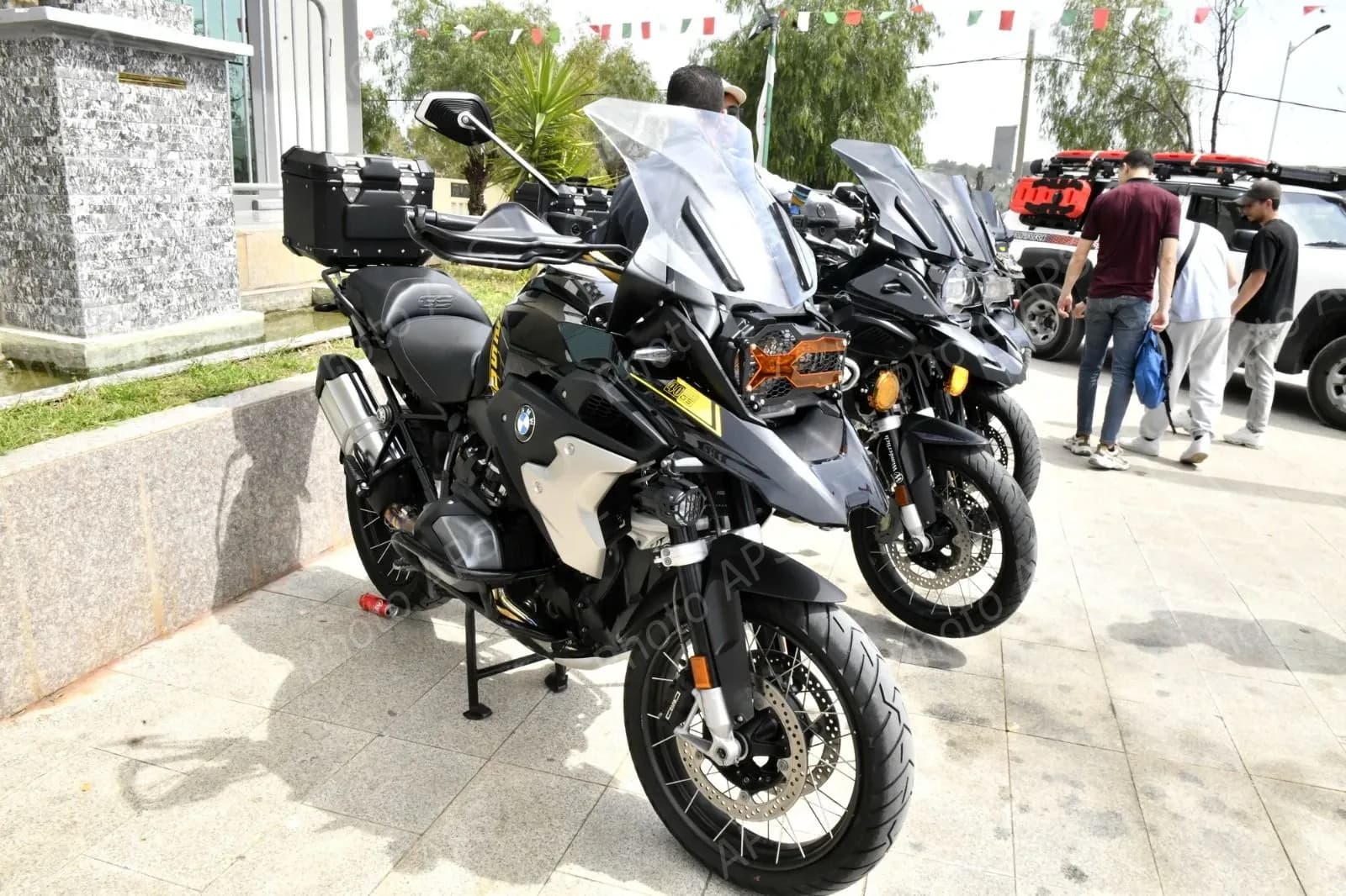 افتتاح الطبعة الثانية للصالون الوطني للدراجات النارية ومعدات السيارات بمشاركة 30 عارضا