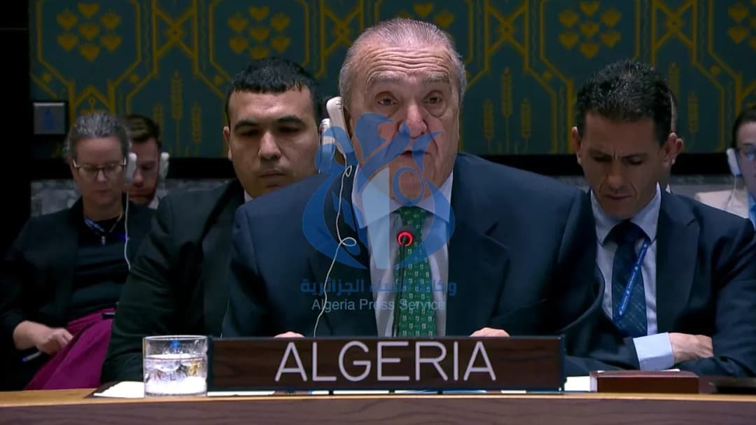 السيد عمار بن جامع، الممثل الدائم للجزائر لدى الأمم المتحدة في نيويورك، داخل قاعة مجلس الأمن الدولي