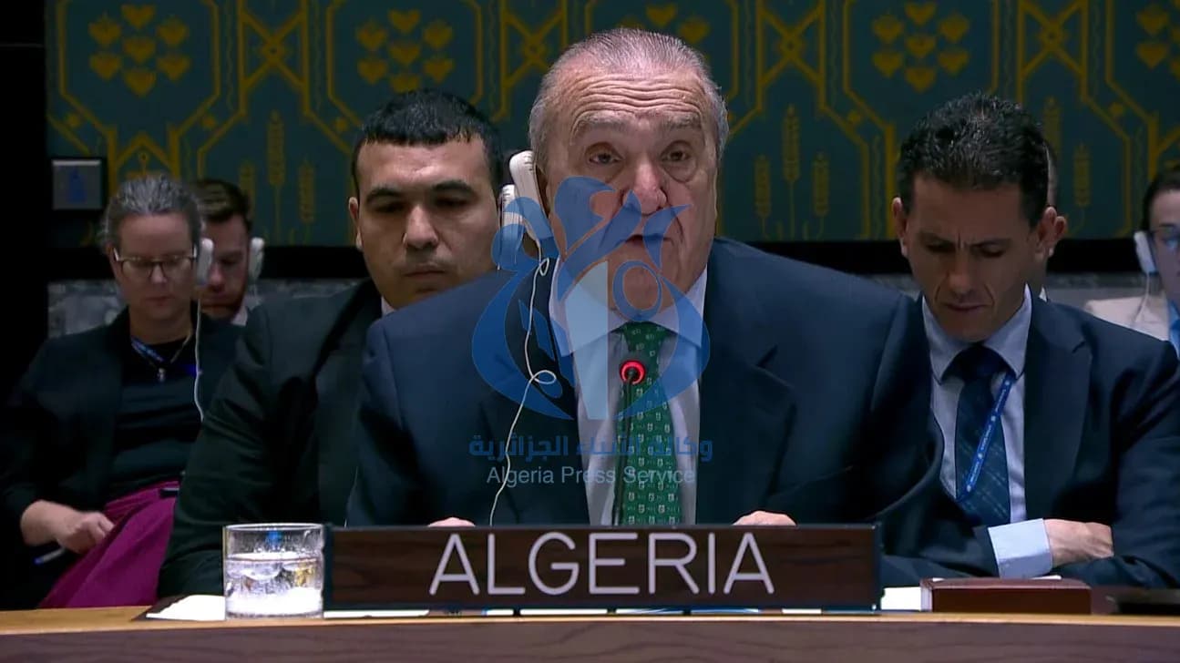 السيد عمار بن جامع، الممثل الدائم للجزائر لدى الأمم المتحدة في نيويورك، داخل قاعة مجلس الأمن الدولي