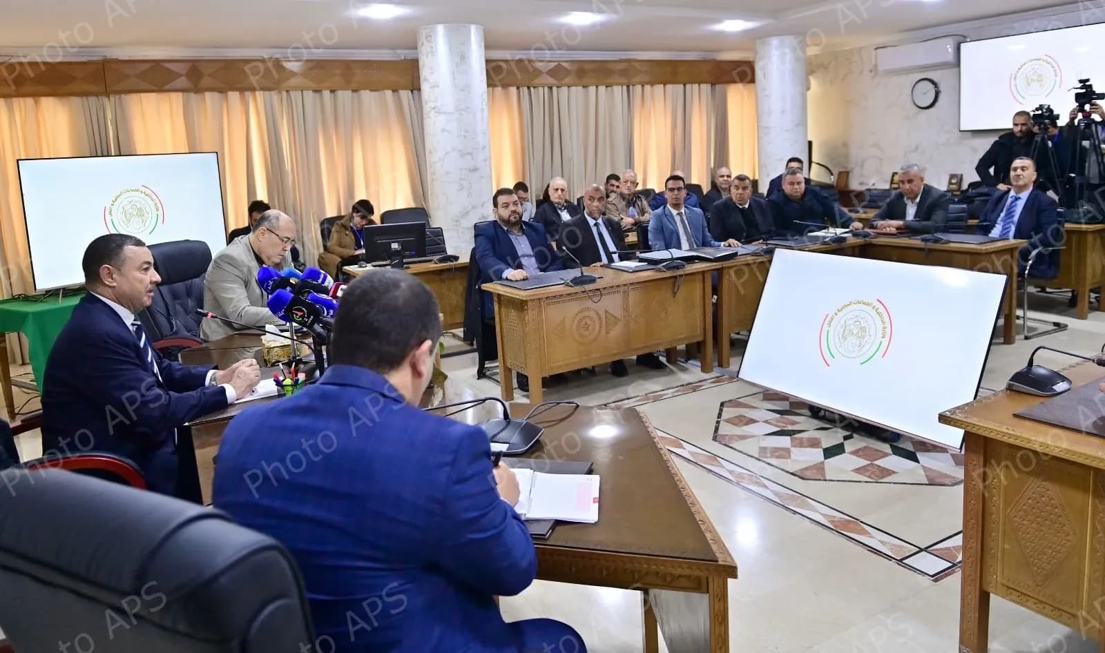 السيد سعيود يجتمع مع ممثلي نقابات الناقلين