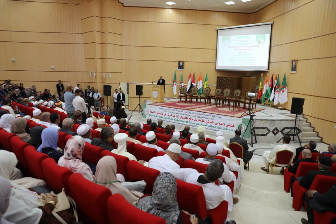  إبراز أهمية الخطاب الديني في صناعة الوعي والوقاية من التطرف والآفات 
