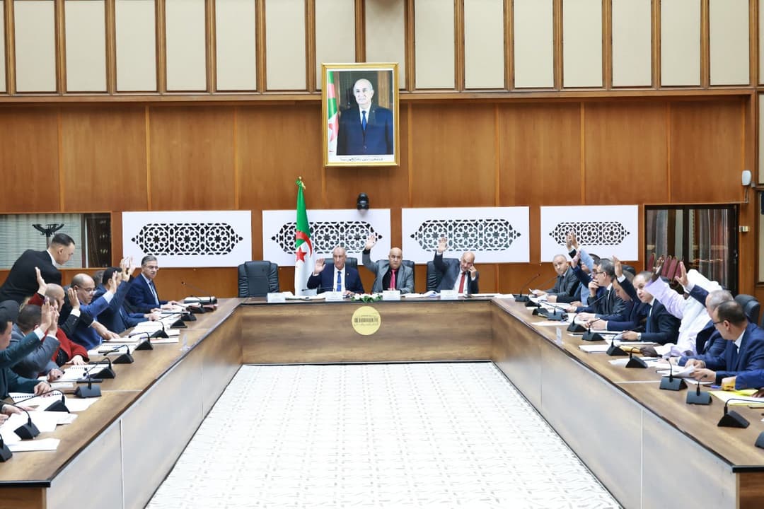 اللجنة متساوية الأعضاء المكلفة باقتراح صيغة توافقية بشأن الأحكام محل الخلاف تعقد اجتماعها الثاني