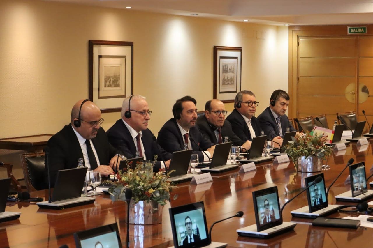 مجلس التجديد الاقتصادي الجزائري ونظيره الإسباني يوقعان مذكرة تفاهم لتعزيز التعاون الثنائي