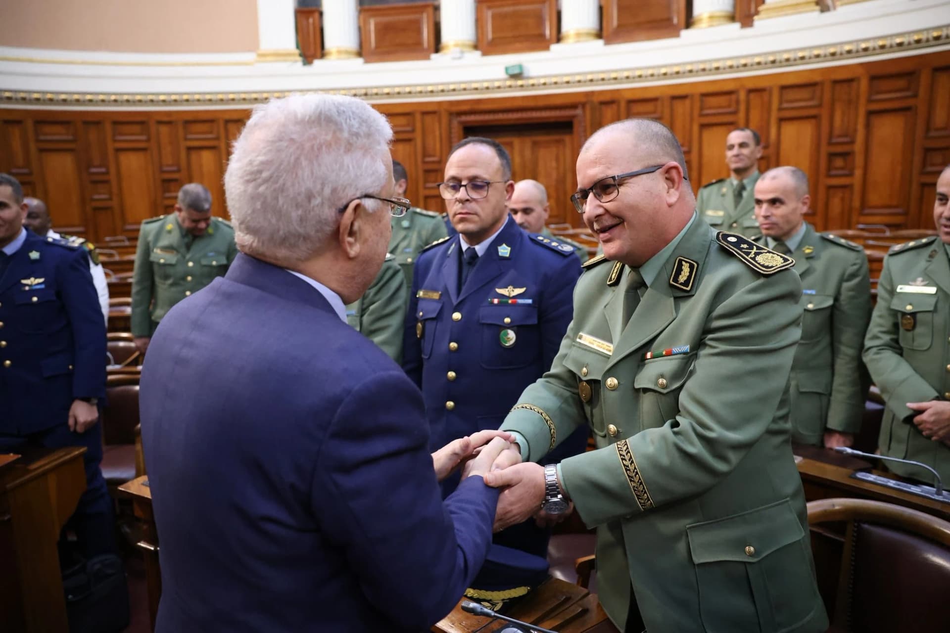 السيد ناصري يستقبل وفدا من ضباط المدرسة العليا الحربية بالناحية العسكرية الأولى 