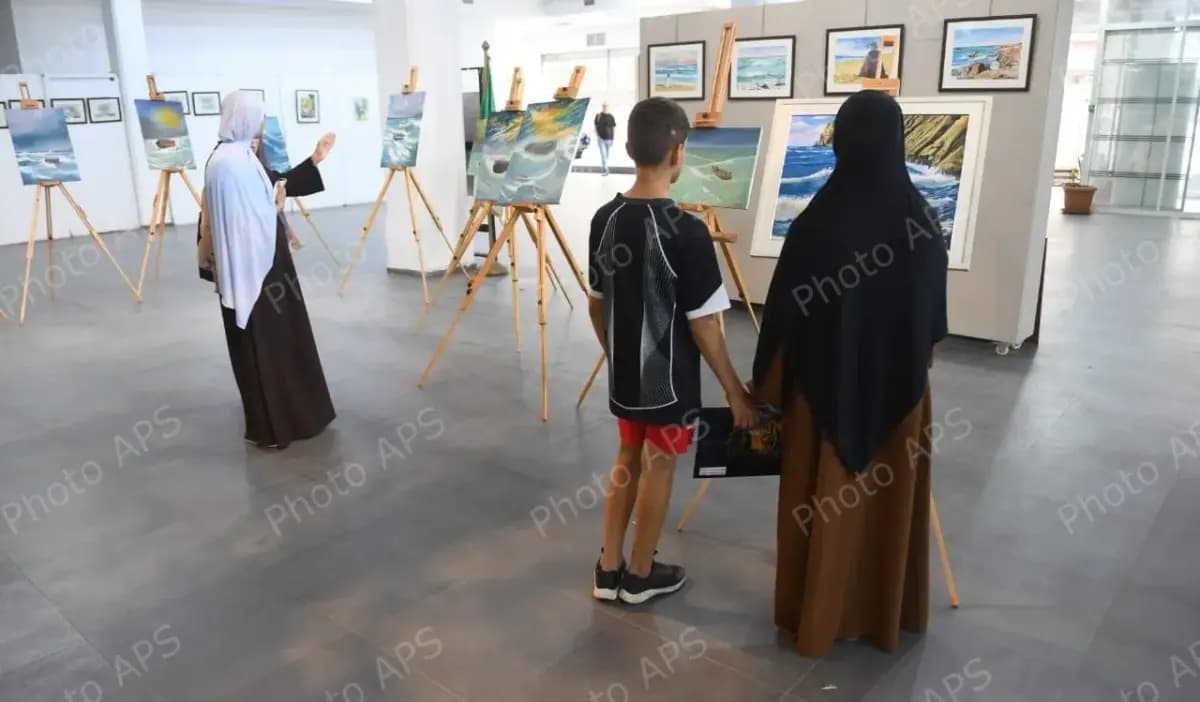  عرض أكثر من 150 لوحة للفنان التشكيلي لخضر بلعوادي بمتحف الفن الحديث