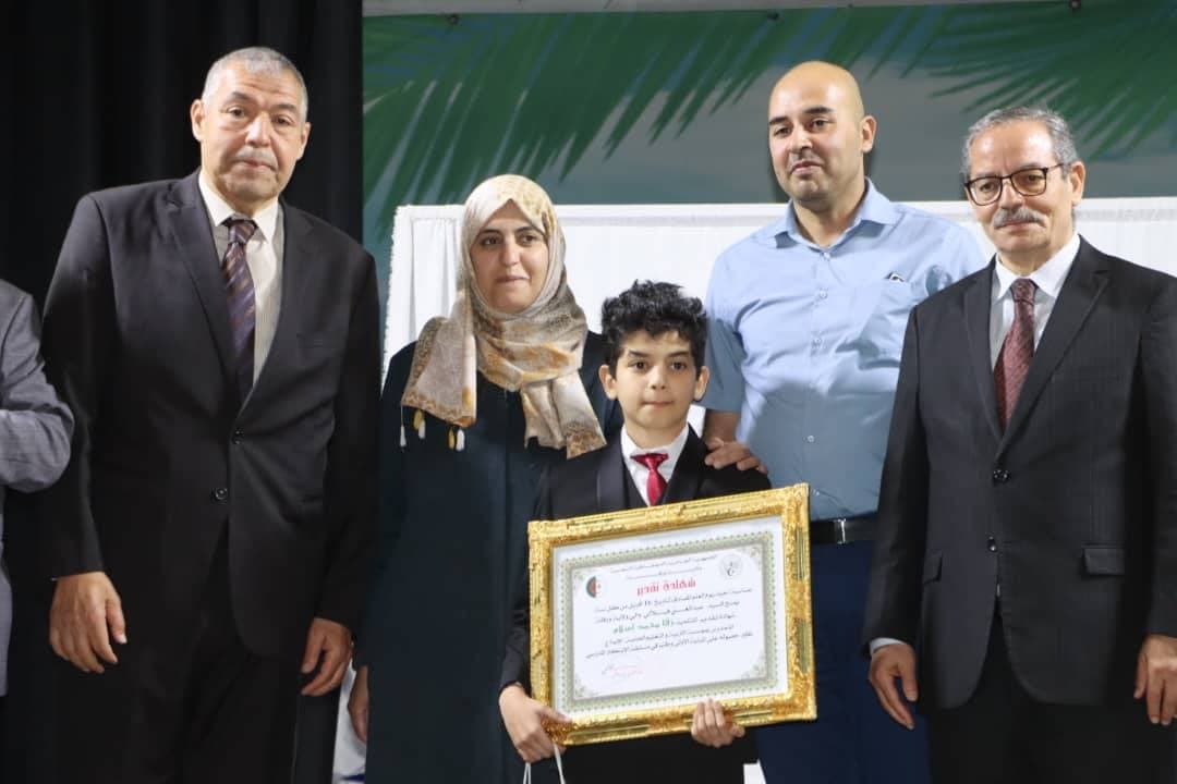 تظاهرات متنوعة بولايات جنوب الوطن احتفاء بيوم العلم