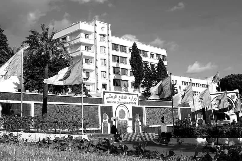  استشهاد إطارين آخرين من أفراد الطاقم  