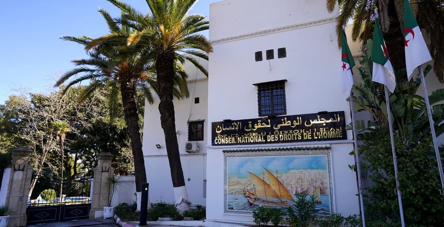 التنصيب الرسمي للشبكة الوطنية للوسيطات الجزائريات نهاية نوفمبر المقبل