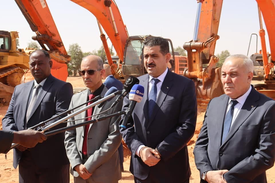 إن صالح : وزير الري يعطي إشارة انطلاق مشروع إنجاز محطة لتحلية المياه  